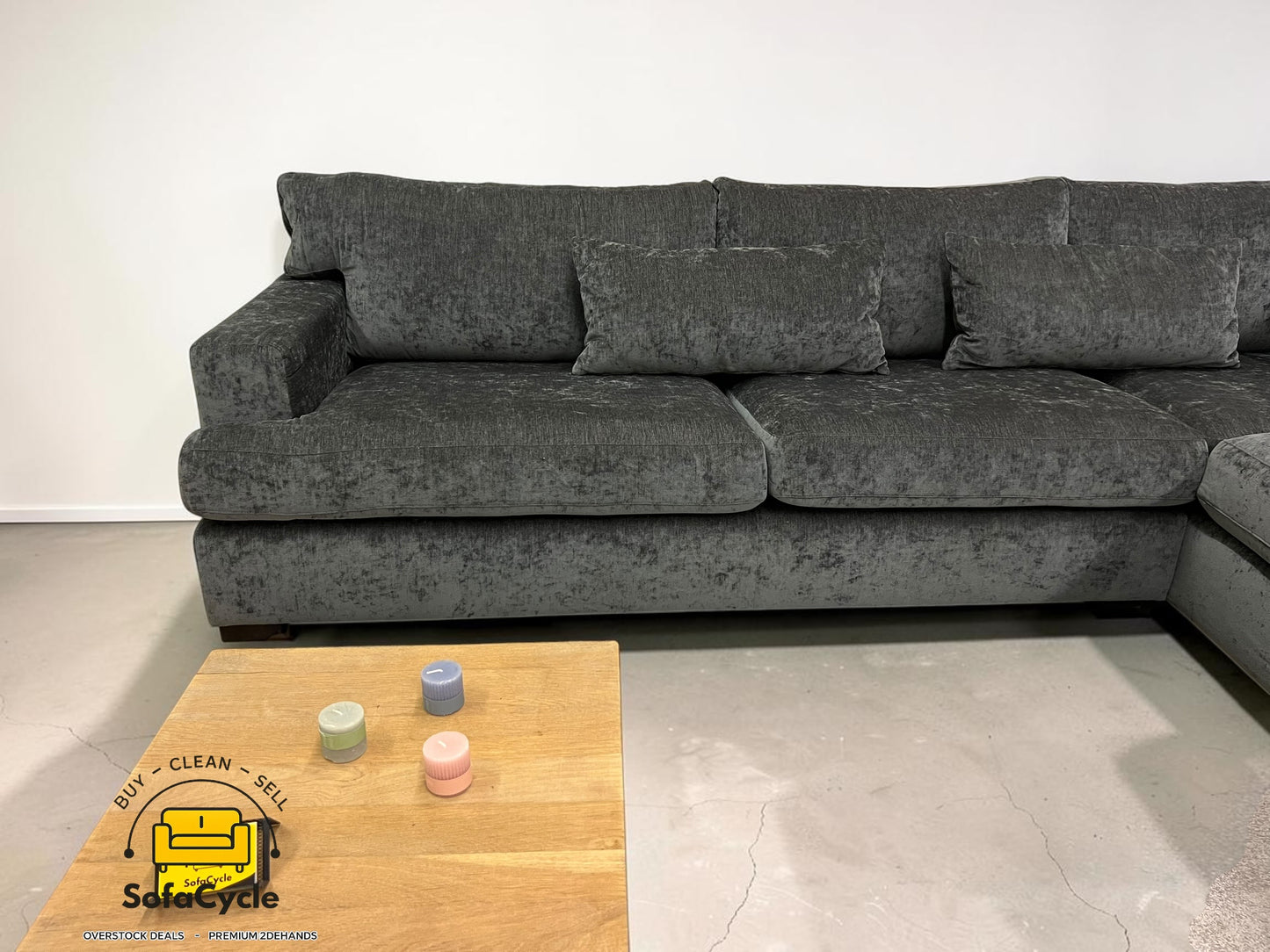 Hoekzetel groen in fluweel, hoek R – overstock