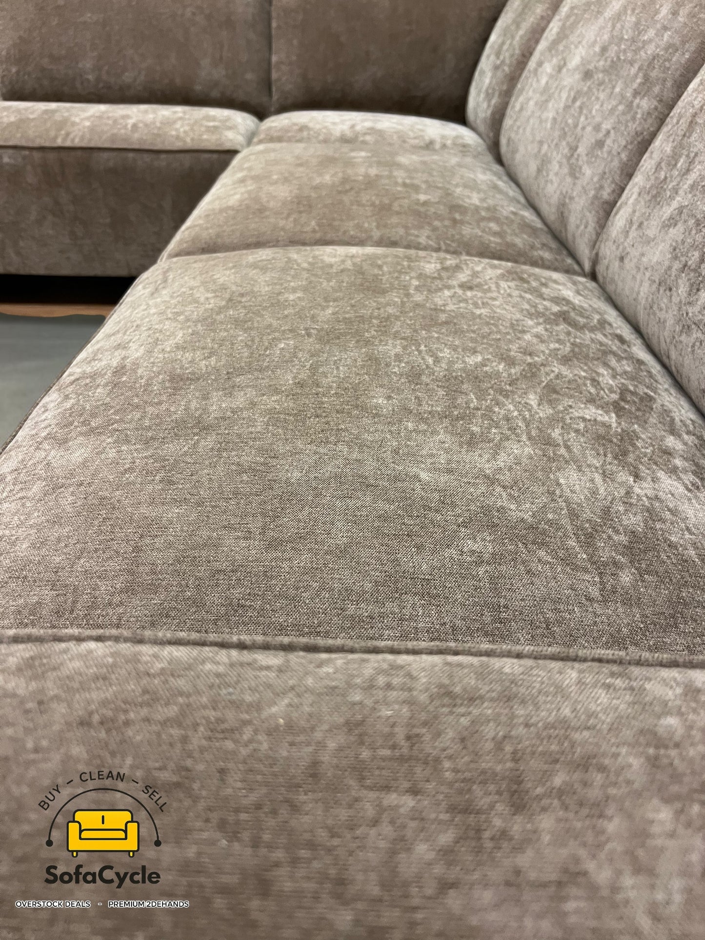 Manchester hoekzetel bruin in stof, hoek L – overstock