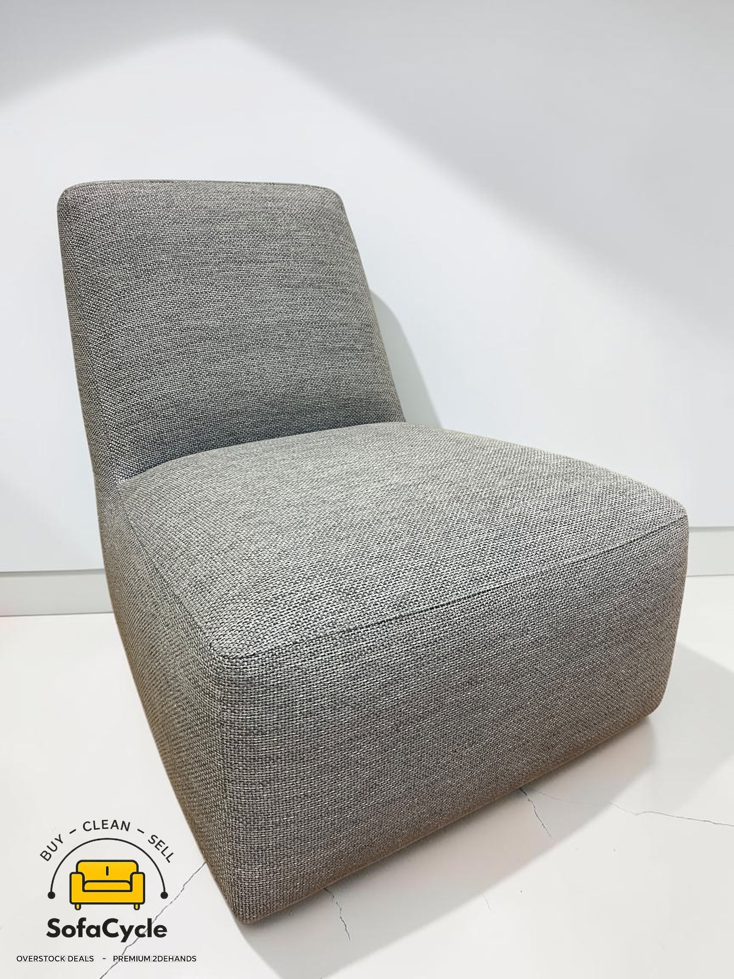 Koozo Robin Junior fauteuil grijs met poef – tweedehands