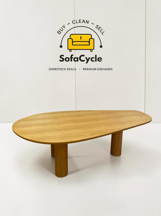 Organische walnoot eettafel – unieke traanvorm (design statement)