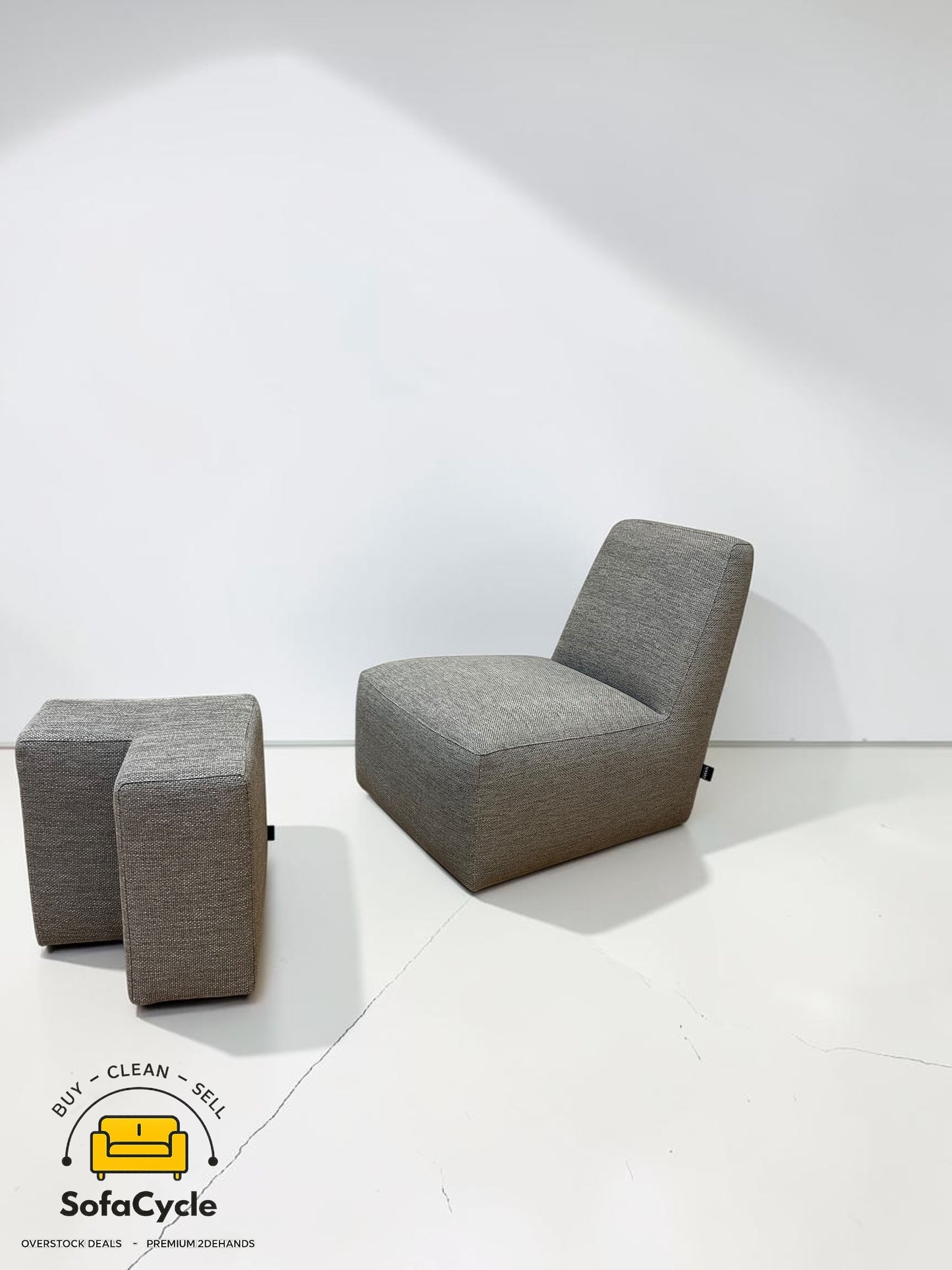 Koozo Robin Junior fauteuil grijs met poef – tweedehands